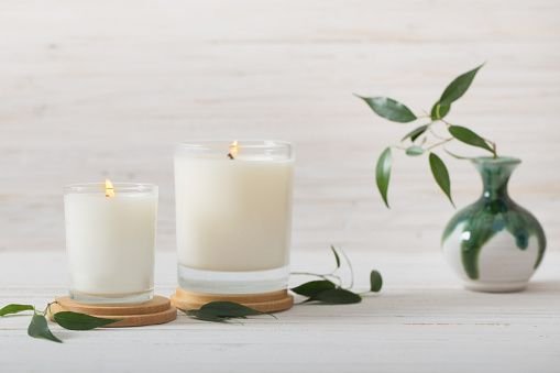 Lilin Aromaterapi dan Tempat Lilin: Sentuhan Harum dan Estetis untuk Ruang Anda
